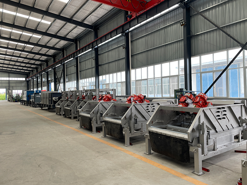 湖南客户订购6台固液分离机装车发货